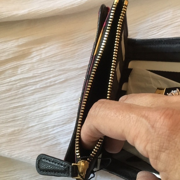 Vera Bradley Pushlock Wallet. P/A989/ - Picture 7 of 10